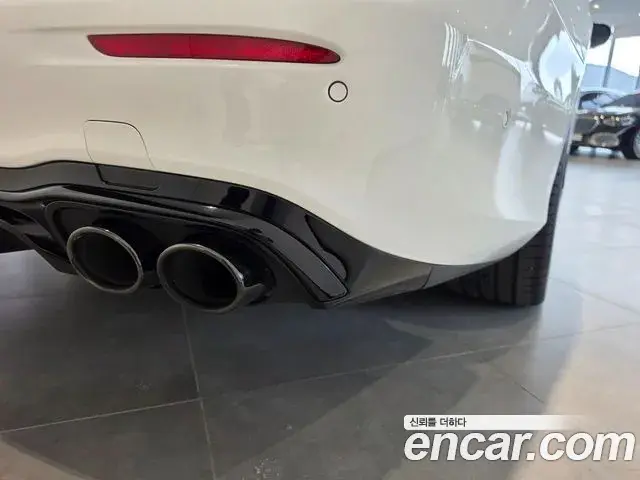 Mercedes-Benz E-Class 2023 — ფოტო 8/17