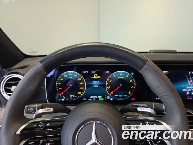 Mercedes-Benz E-Class 2023 — ფოტო 17/17