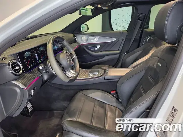 Mercedes-Benz E-Class 2023 — ფოტო 14/17