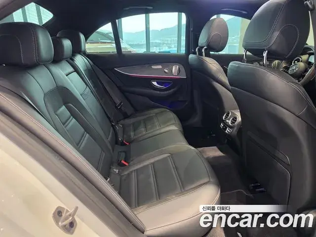Mercedes-Benz E-Class 2023 — ფოტო 1/17