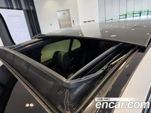 Mercedes-Benz E-Class 2023 — ფოტო 2/17