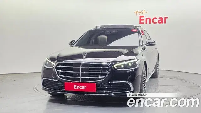Mercedes-Benz S-Class 2023 — Photo 16/20