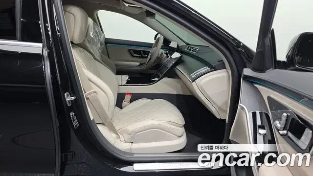 Mercedes-Benz S-Class 2023 — Photo 4/20