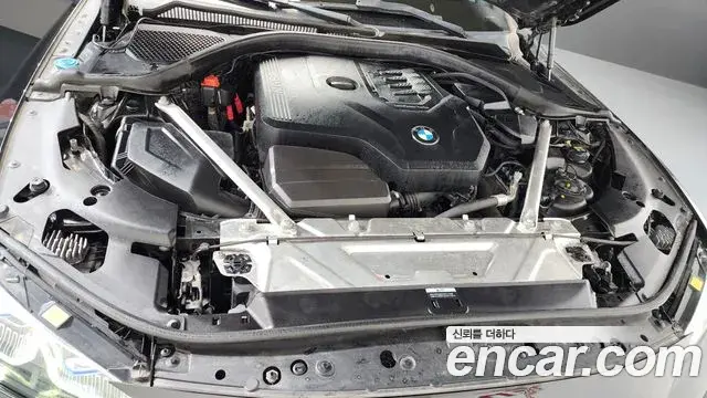 BMW 4 Series 2022 — Şəkil 28/36