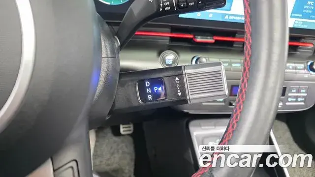 Hyundai Kona Hybrid 2023 — Photo 10/20