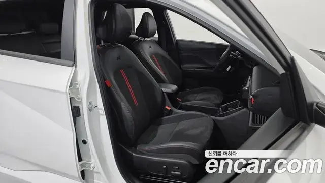 Hyundai Kona Hybrid 2023 — Photo 13/20
