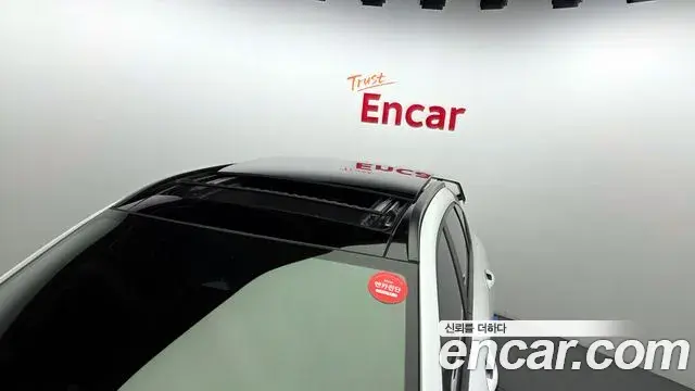 Hyundai Kona Hybrid 2023 — Photo 6/20
