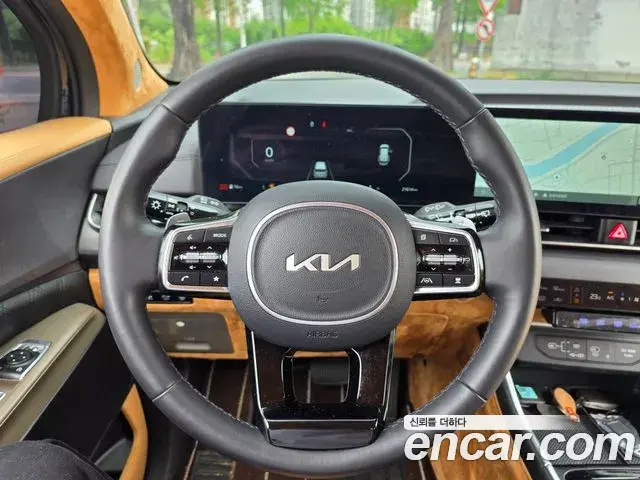 Kia Carnival 2024 — Photo 8/20