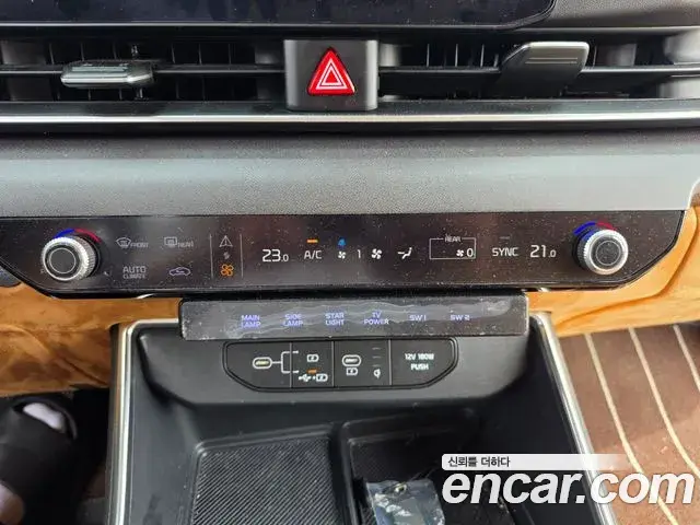 Kia Carnival 2024 — Photo 16/20