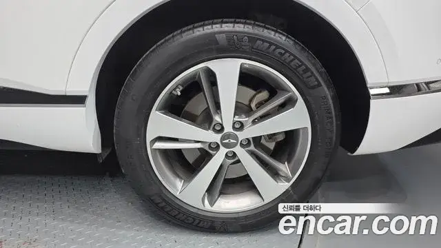 Genesis GV80 2021 — ფოტო 18/34