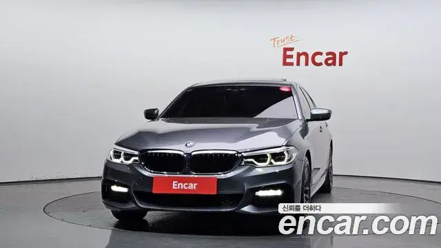 BMW 5 Series 2018 — Şəkil 10/20