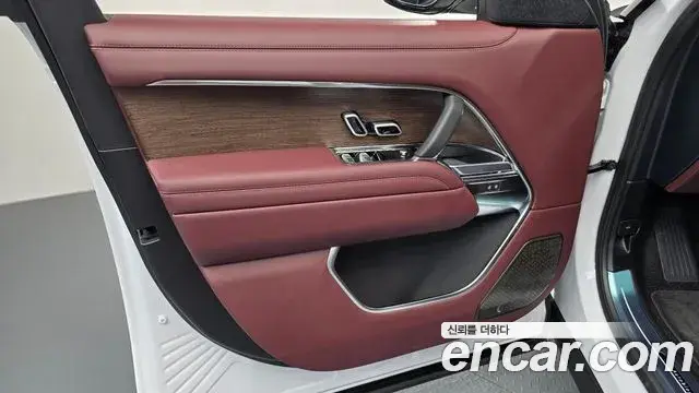 Land Rover Range Rover 2025 — Şəkil 35/38