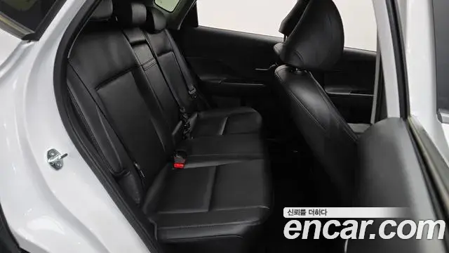 Hyundai Kona 2023 — Фото 11/20