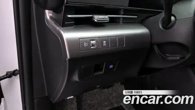 Hyundai Kona 2023 — Фото 17/20