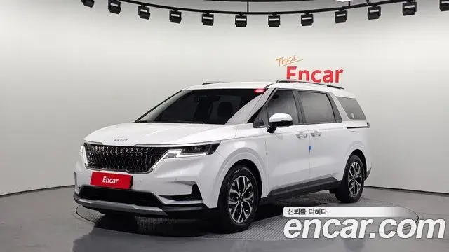 Kia Carnival 2023 — Фото 1/20