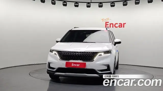Kia Carnival 2023 — Фото 3/20