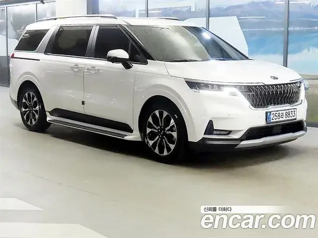 Kia Carnival 2021 — Фото 1/20
