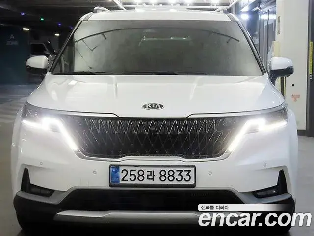 Kia Carnival 2021 — Фото 2/20