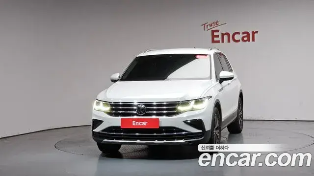 Volkswagen Tiguan 2021 — Şəkil 31/33