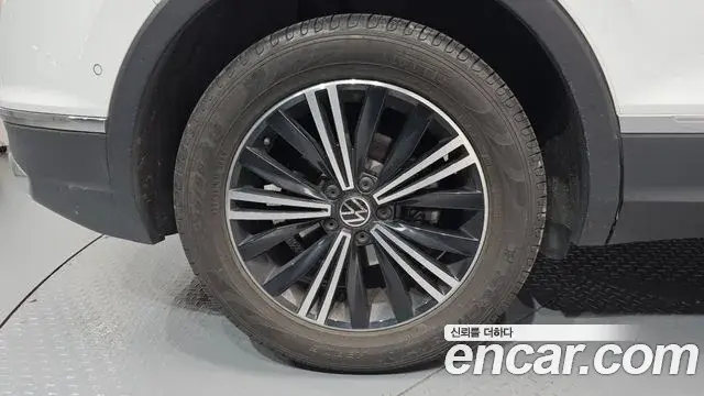Volkswagen Tiguan 2021 — Şəkil 1/33