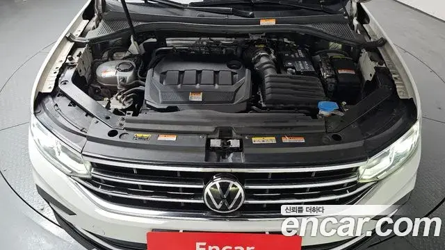 Volkswagen Tiguan 2021 — Şəkil 22/33