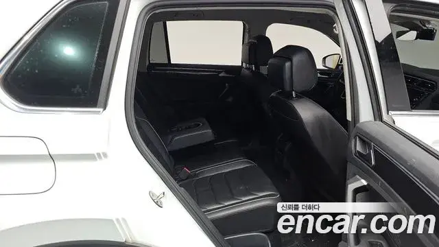 Volkswagen Tiguan 2021 — Şəkil 8/33