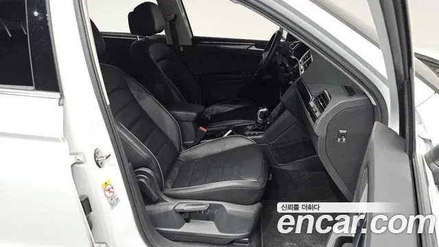 Volkswagen Tiguan 2021 — Şəkil 9/33