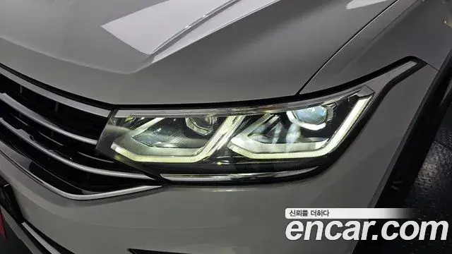 Volkswagen Tiguan 2021 — Şəkil 18/33