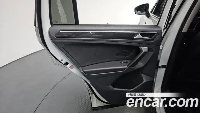 Volkswagen Tiguan 2021 — Şəkil 14/33
