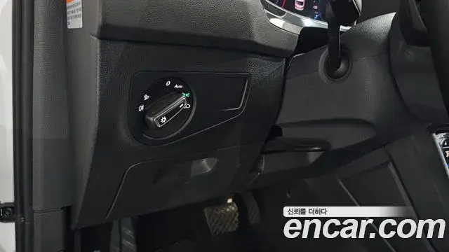 Volkswagen Tiguan 2021 — Şəkil 20/33