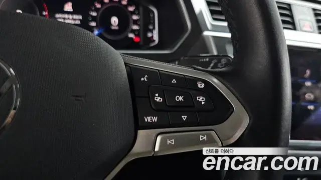Volkswagen Tiguan 2021 — Şəkil 16/33