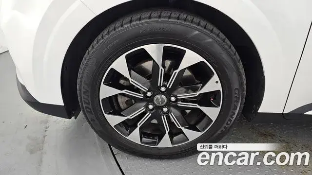 Kia Carnival 2021 — Photo 5/20