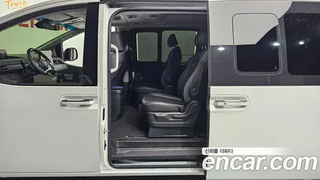 Hyundai Staria 2023 — Şəkil 10/20