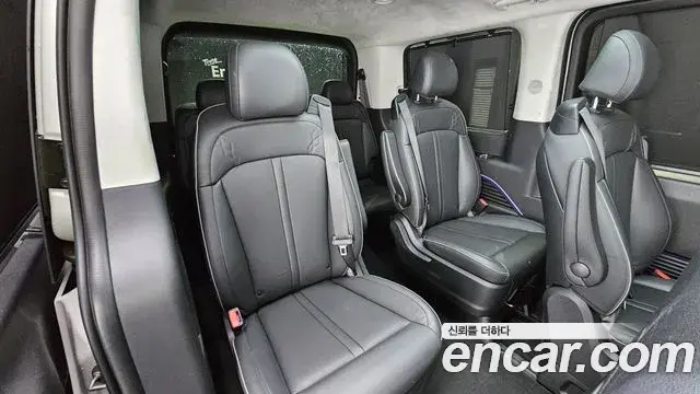 Hyundai Staria 2023 — Şəkil 1/20