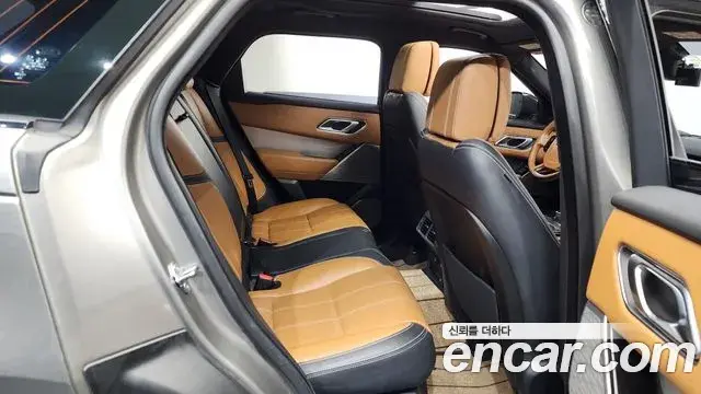 Land Rover Range Rover Velar 2019 — Photo 19/36
