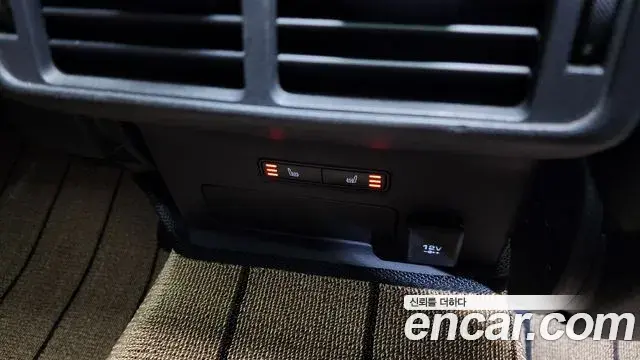 Land Rover Range Rover Velar 2019 — Photo 2/36