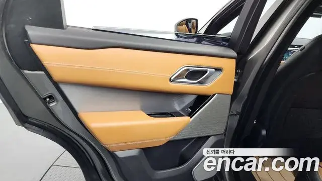 Land Rover Range Rover Velar 2019 — Photo 10/36