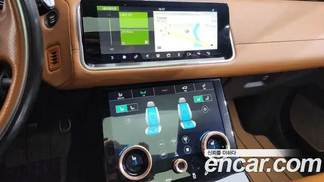 Land Rover Range Rover Velar 2019 — Photo 13/36