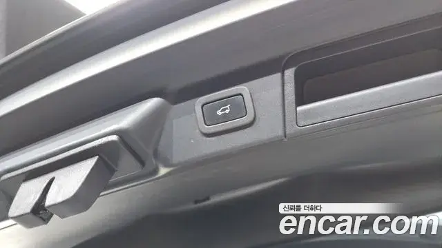 Land Rover Range Rover Velar 2019 — Photo 33/36