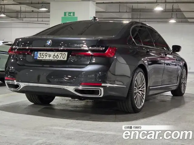 BMW 7 Series 2021 — Фото 1/20