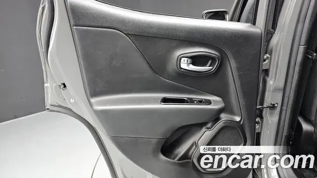 Jeep Renegade 2021 — ფოტო 1/30