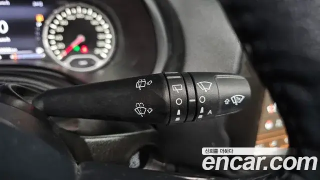 Jeep Renegade 2021 — ფოტო 30/30