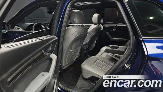 Audi SQ5 2021 — Şəkil 11/33