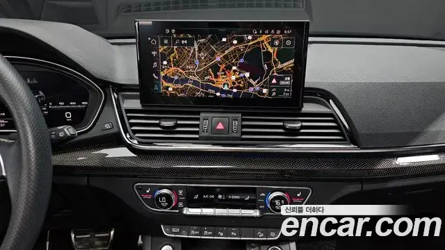 Audi SQ5 2021 — Şəkil 28/33