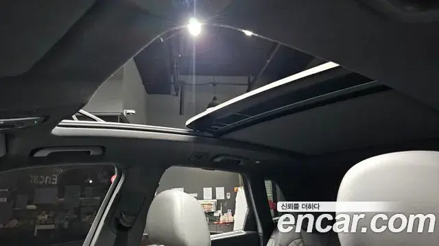 Audi SQ5 2021 — Şəkil 15/33
