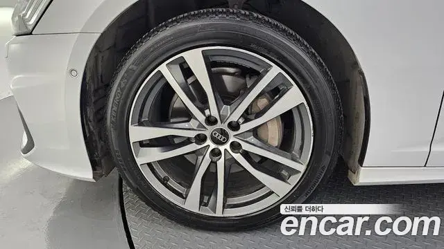 Audi A6 2023 — Şəkil 26/35