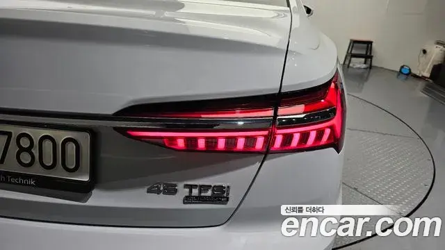 Audi A6 2023 — Şəkil 21/35