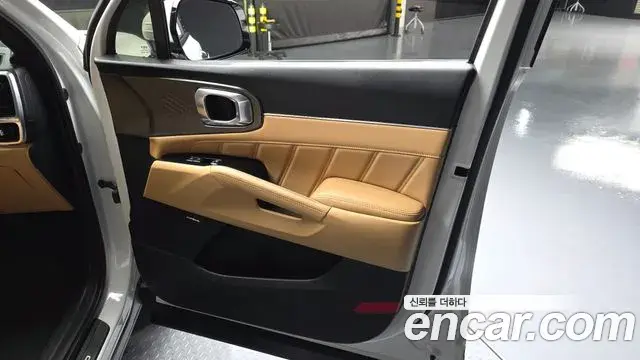 Kia Sorento 2022 — Photo 6/32