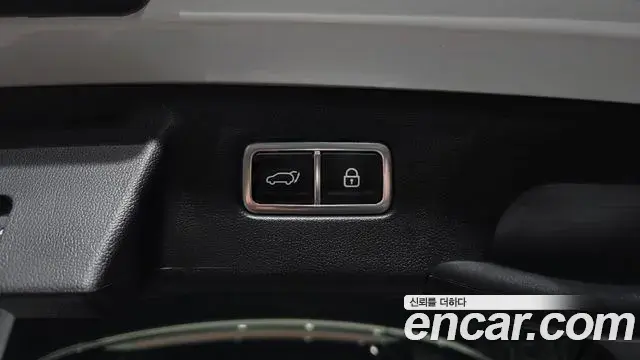 Kia Sorento 2022 — Photo 1/32