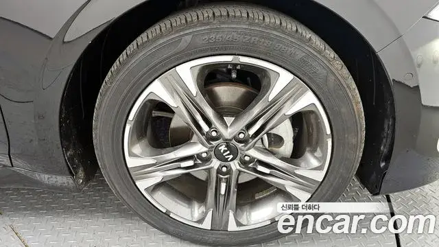 Kia K5 2021 — Şəkil 27/32